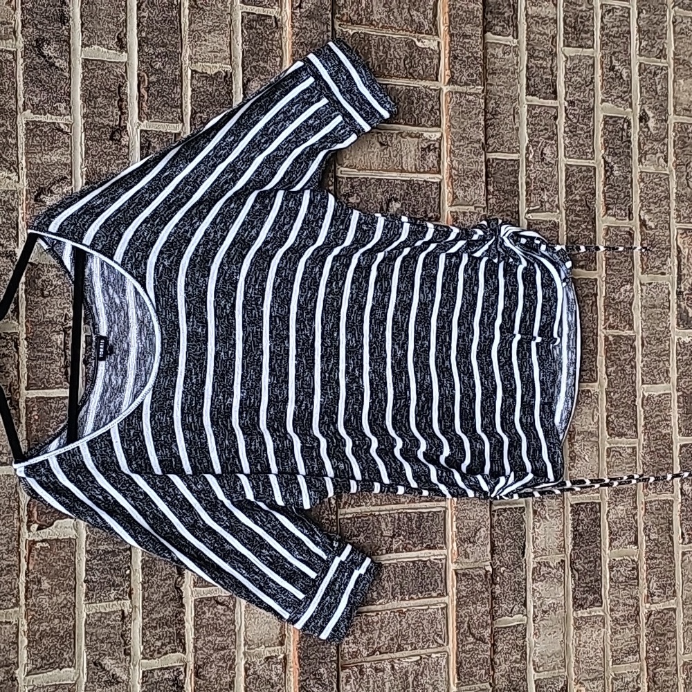 Torrid Sweater Black White 3/4 Sleeve Scoop Neck Tunic Tied Top Size 4